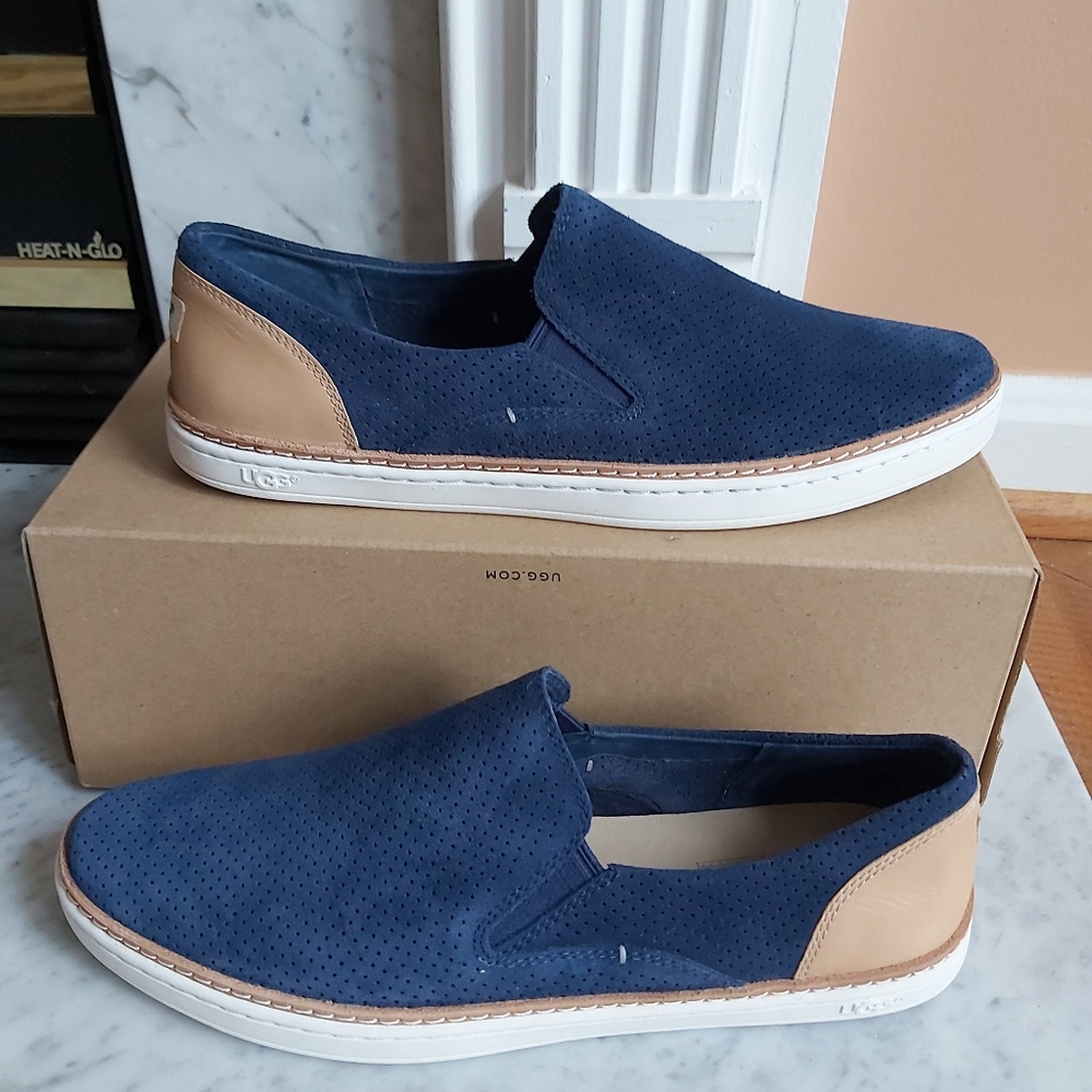 Ugg- Navy Blue Adley Perf 9.5 shoes
